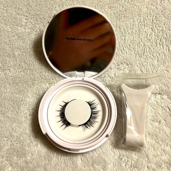 SIARE LASHES. Glue Free Magnetic Eyelashesshes. Style Natural. Last 6-12 months - Picture 5 of 5